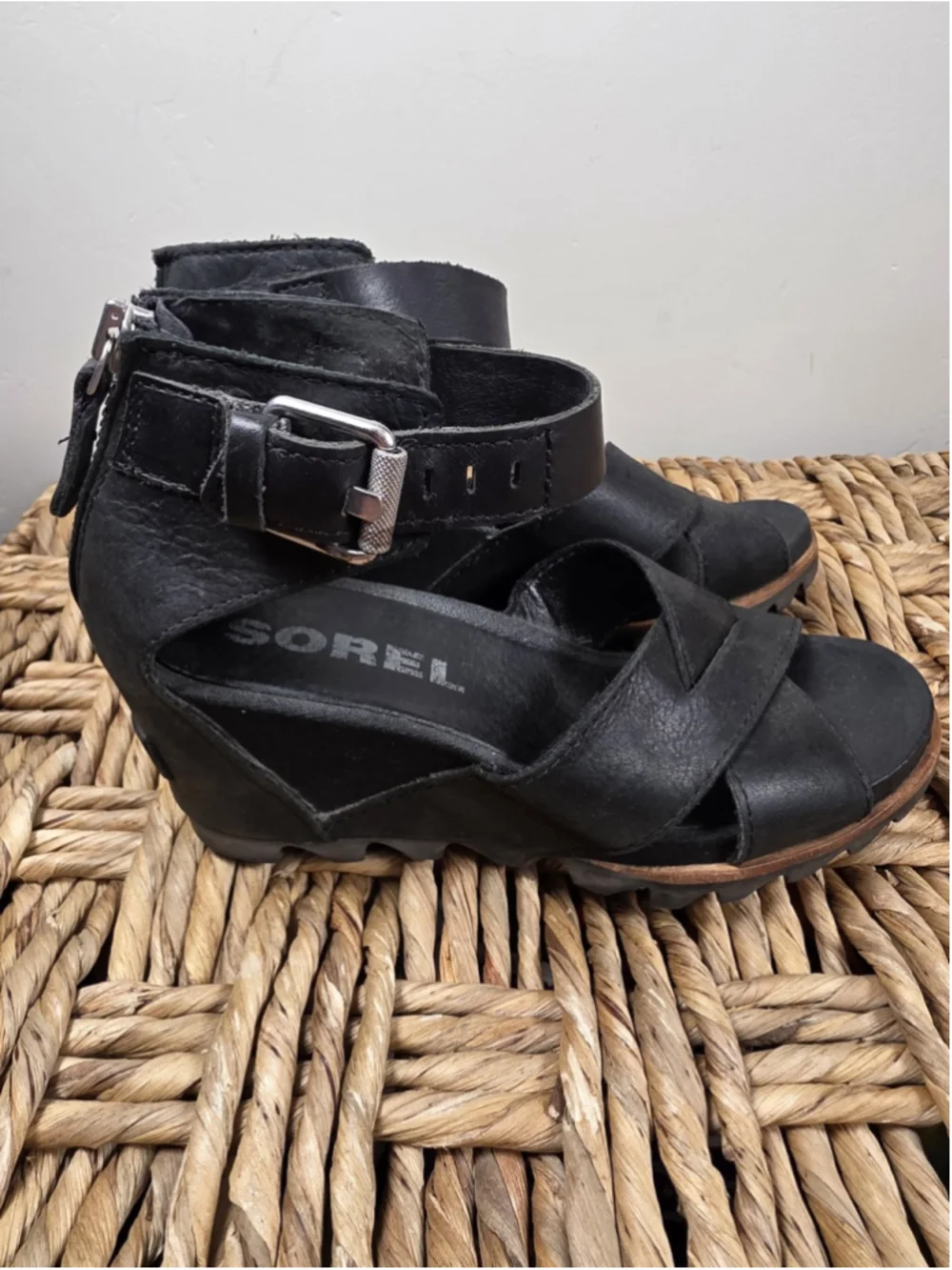 Sorel Joanie II Wedge Sandals Black Leather Ankle Strap Zip Womens US 7.5
